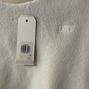 NEVER WORN LEVI’s TOP